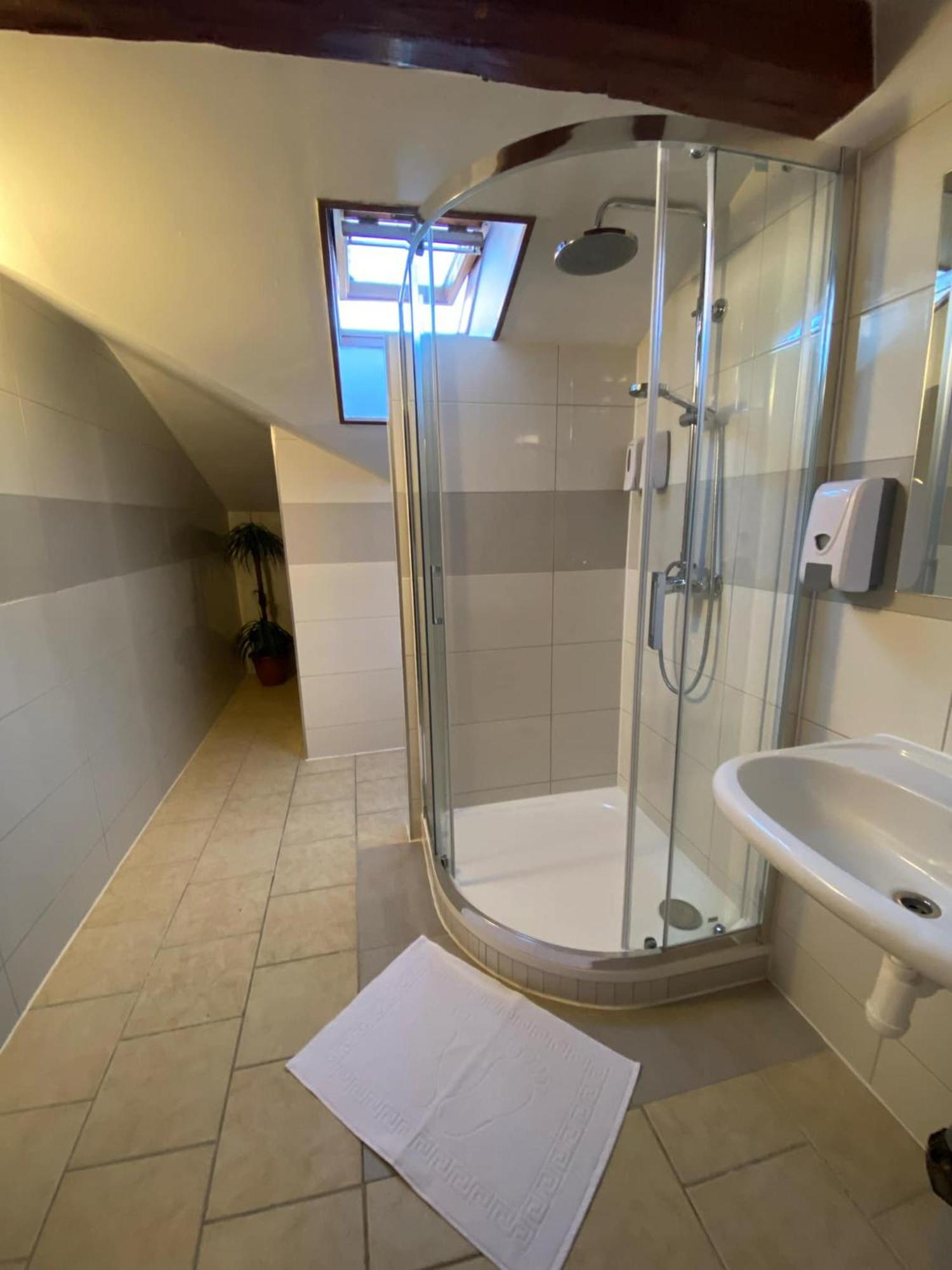 Hotel U Radnice As As Bagian luar foto
